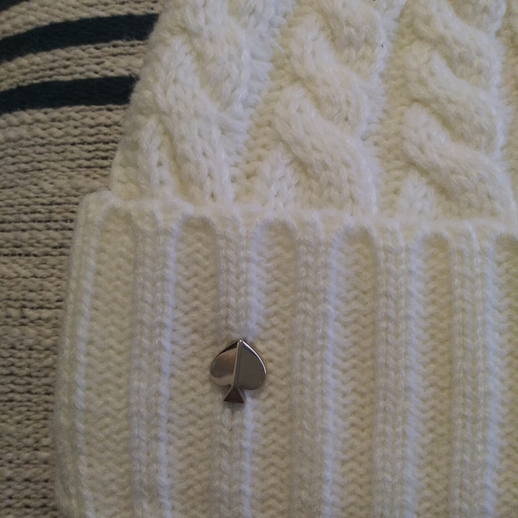 Kate Spade Cable Winter Cream Beanie Pom - Picture 5 of 5